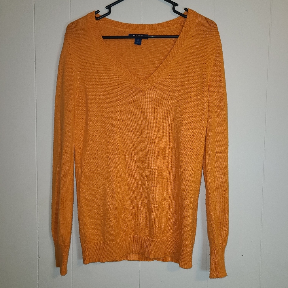 5/$10 Orange v-neck sweater